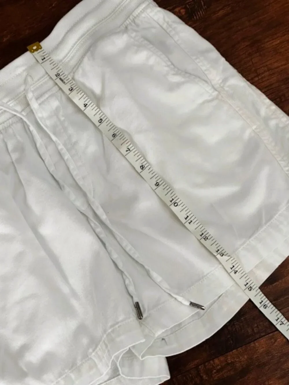 Women's Orvis Classic Collection White Drawstring Pull-On Shorts - Size Medium - Picture 12 of 13